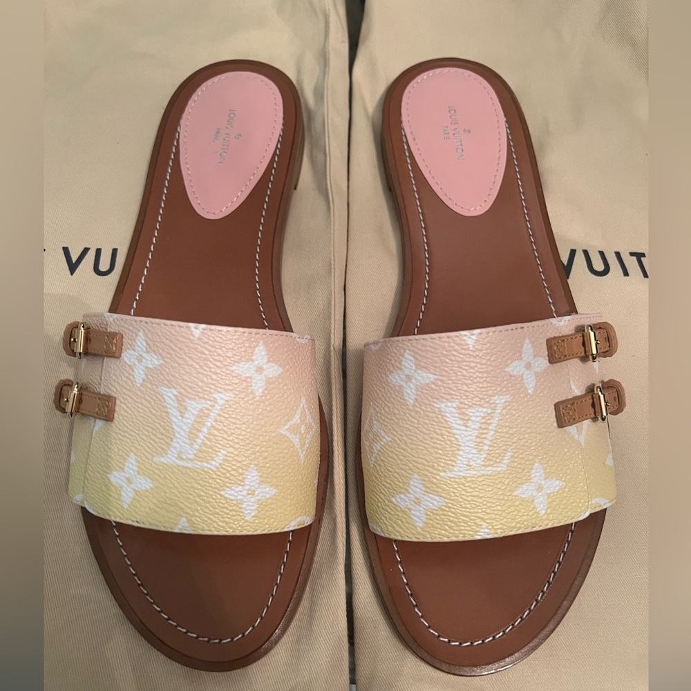 Louis Vuitton LOCK IT FLAT Monogram Sandals 42